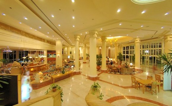 Отель Hilton Waterfalls 5*
